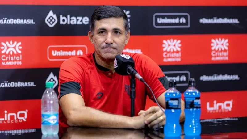 Eduardo Souza confirma mudanças no time para duelo contra o Gama: “Semana muito desgastante”