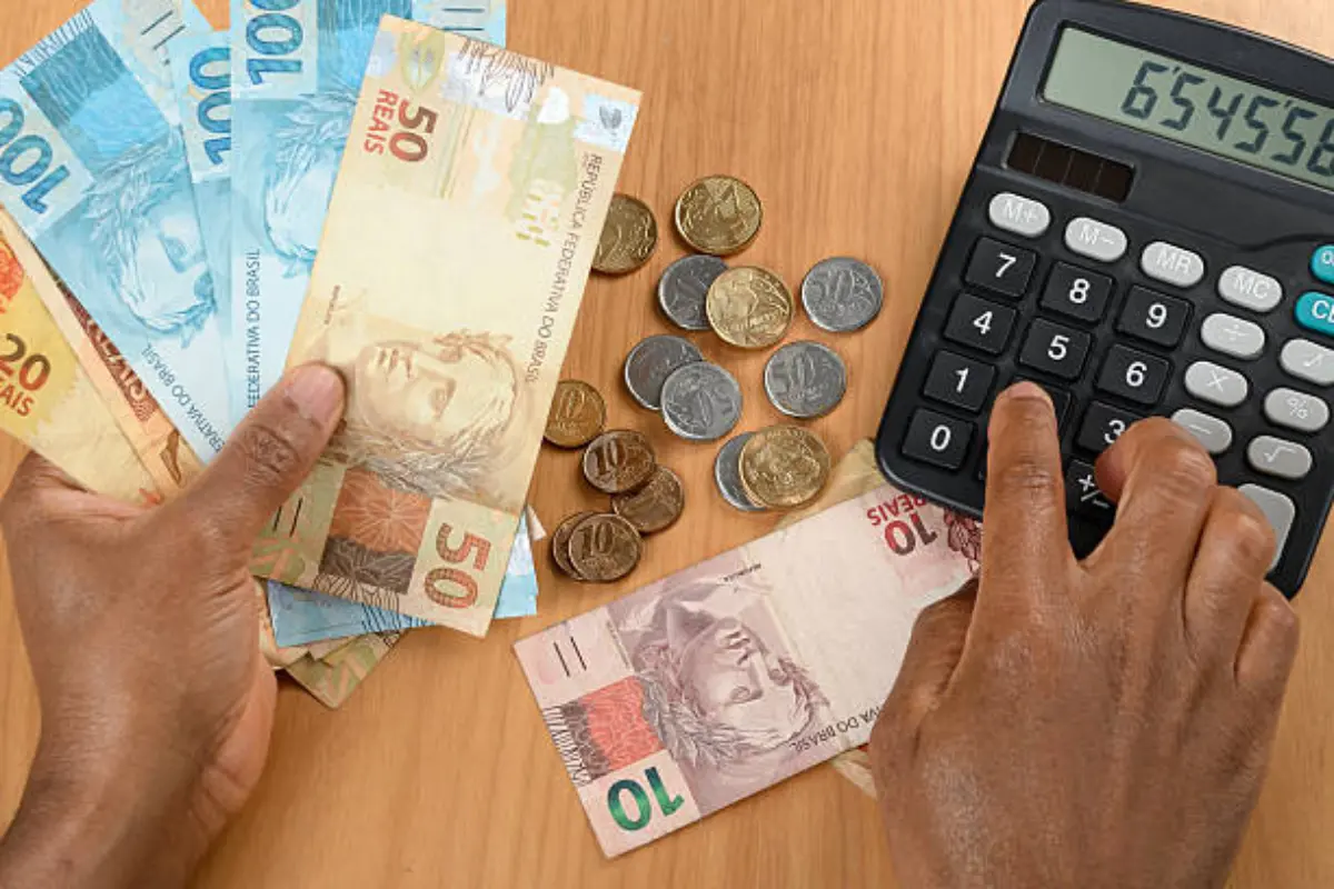 Endividamento atinge quase 76% das famílias em Goiás, aponta levantamento