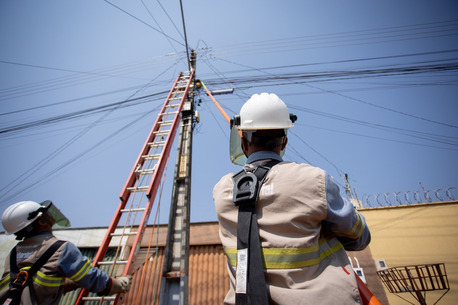 Equatorial executa maior reconstrução da rede elétrica do Estado