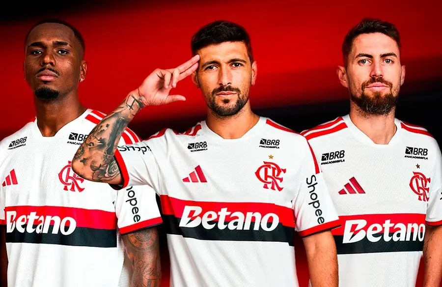 Flamengo lança novo uniforme para a temporada; confira as fotos