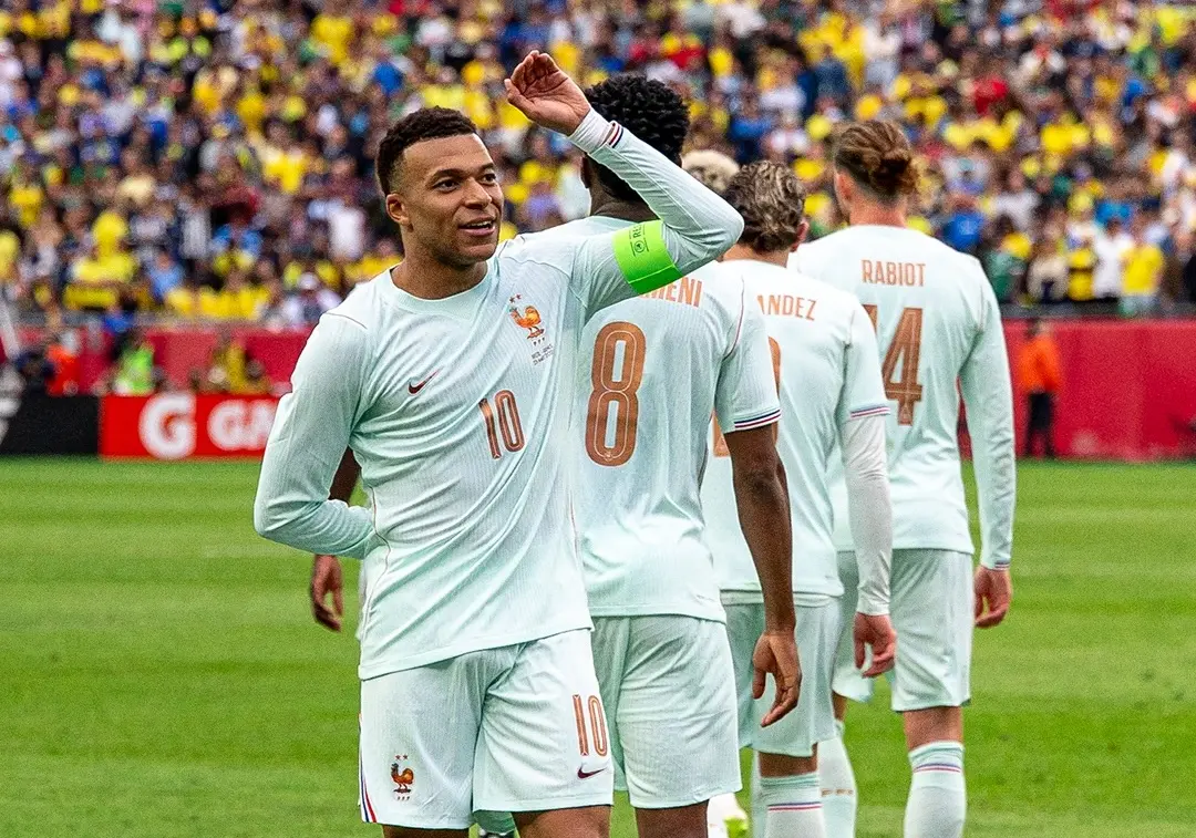 França assume liderança do ranking da Fifa; Brasil cai para sexto lugar