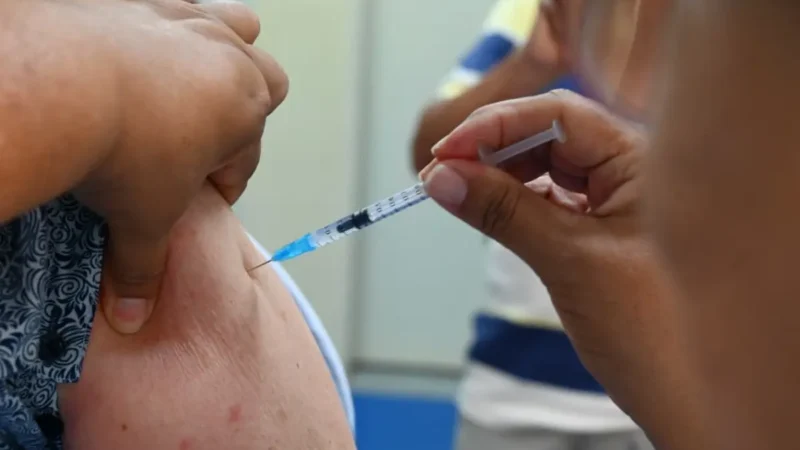 Goiânia mantém oito postos de vacinação contra gripe abertos durante o feriado prolongado