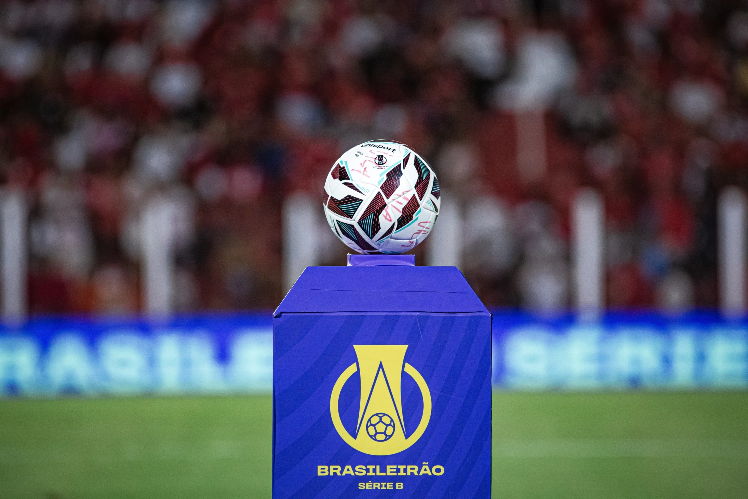 Goiás, Vila Nova e Atlético entram em campo neste domingo (26/4); confira a arbitragem da rodada na Série B