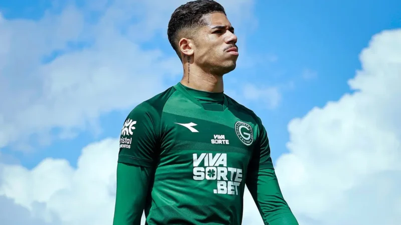 Goiás divulga boletim médico de lateral, que precisou de cirurgia de emergência; saiba detalhes