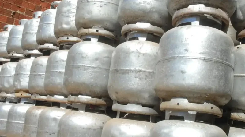 Governo anuncia pacote para baixar preço do gás e do diesel