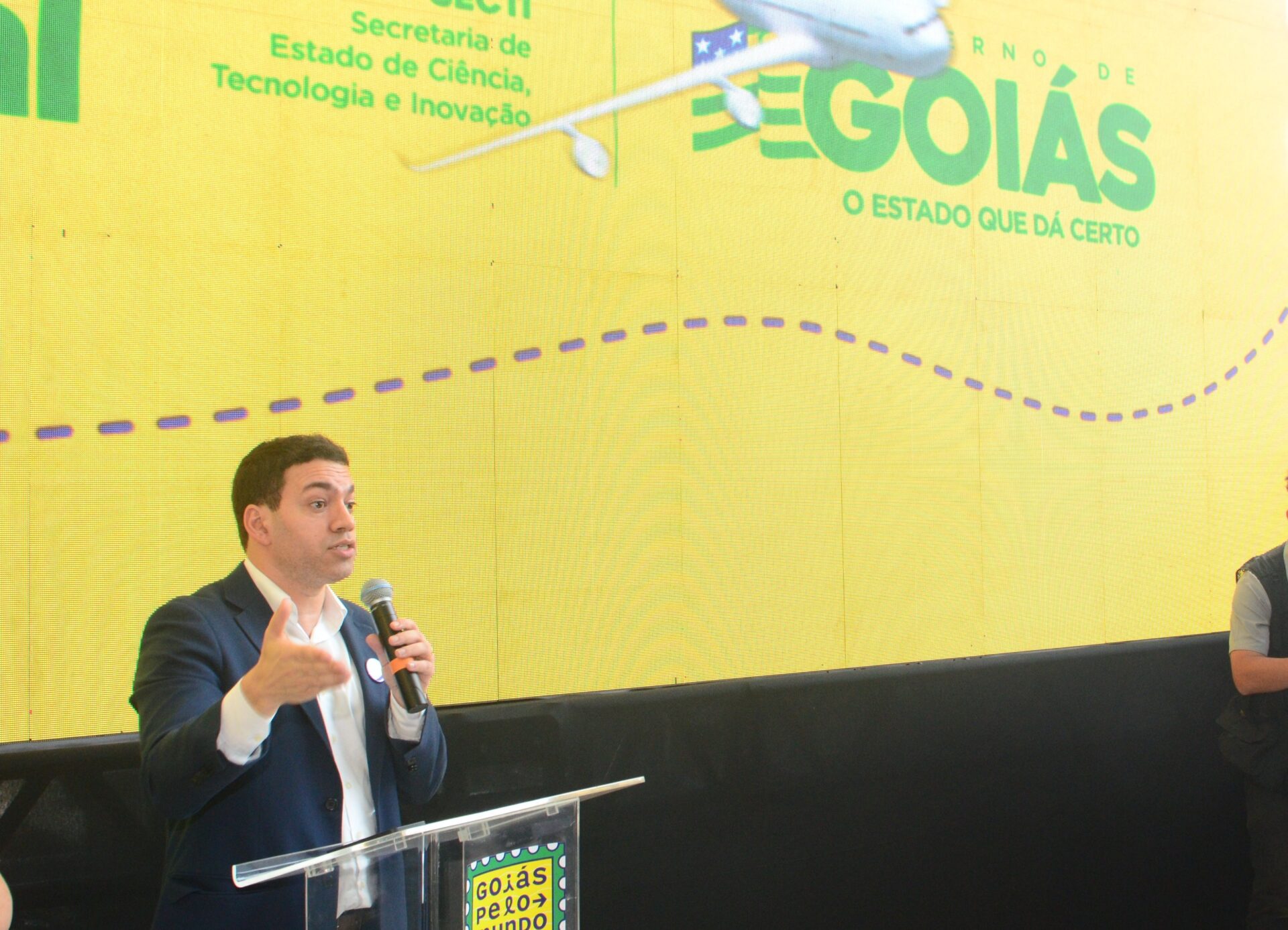 Governo lança edital de bolsas de mestrado no exterior 2026