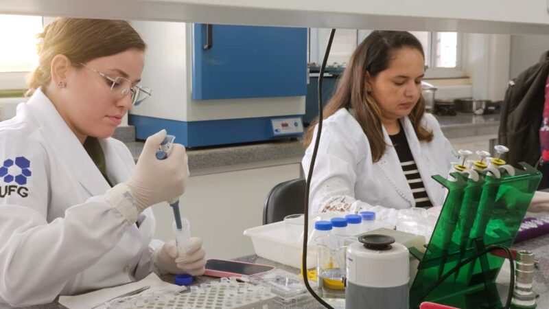 Governo lança edital para pesquisadores em eventos no exterior