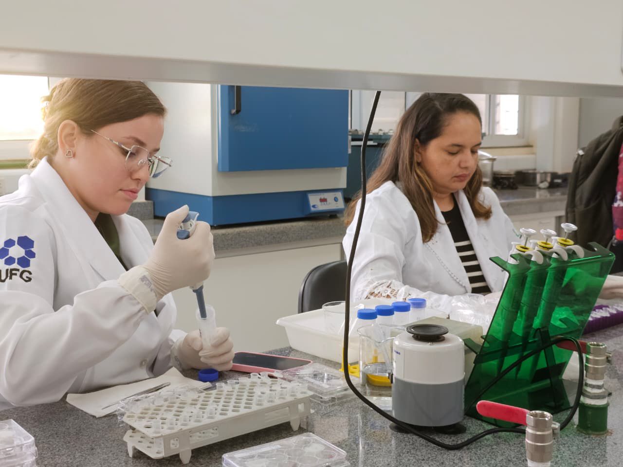 Governo lança edital para pesquisadores em eventos no exterior