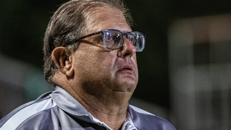 Guto Ferreira valoriza rodagem do elenco e elogia João Vieira após empate na Copa Centro-Oeste: “A busca é essa”