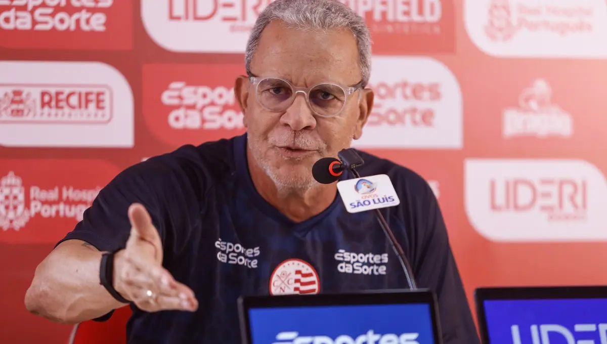 Hélio dos Anjos crítica gestores de futebol com quem já trabalhou na carreira: “São péssimos”