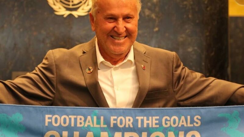 O compromisso firmado por Zico com o Flamengo na ONU