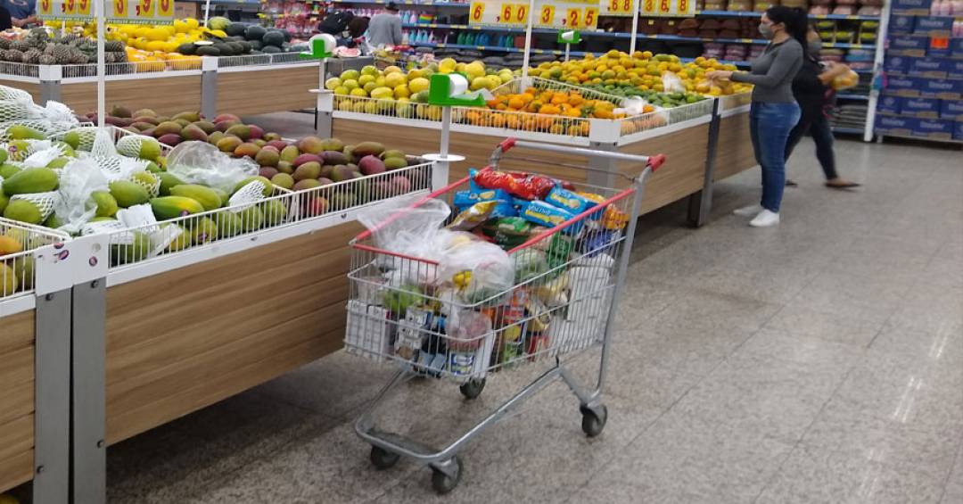 IPCA-15 sobe 0,89% em abril e analistas veem pressão sobre juros em 2026