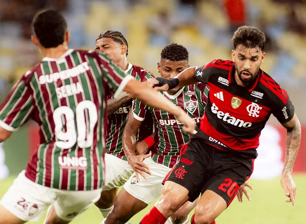 Jogos do Brasileirão têm apenas metade do tempo de bola rolando, mostra levantamento