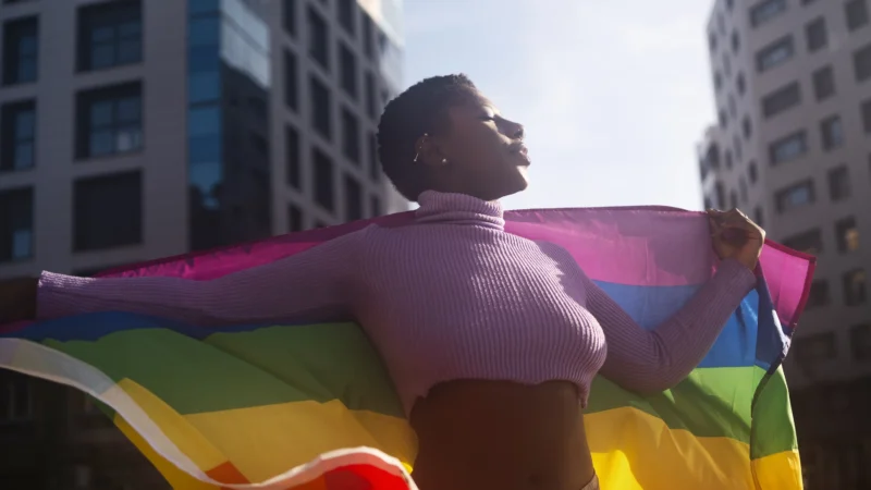 Justiça garante mudança de nome e gênero a mulher trans em Anápolis