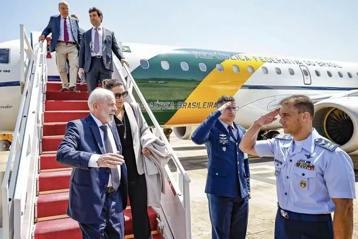 Lula desiste de comprar novo avião presidencial por temer desgaste