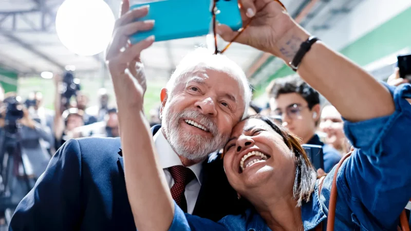 Lula tem 40% de avaliação negativa e 29% de positiva