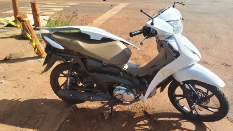 Mãe morre e filha fica gravemente ferida após moto ser atingida por carro em cruzamento de Rio Verde