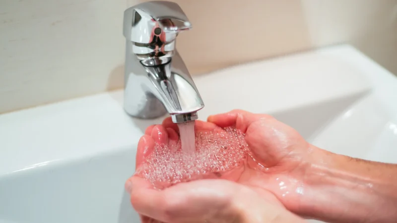 Manutenção da Saneago pode deixar 31 bairros de Aparecida sem água nesta semana; veja quais