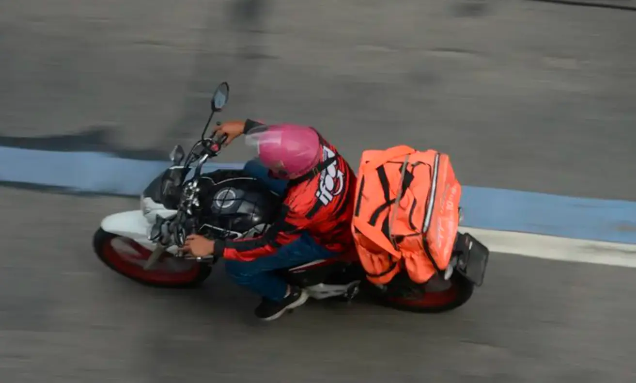 Nova regra obriga apps de delivery a ter mais transparência