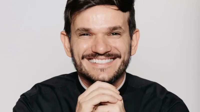 Padre Patrick se apresenta em Goiânia