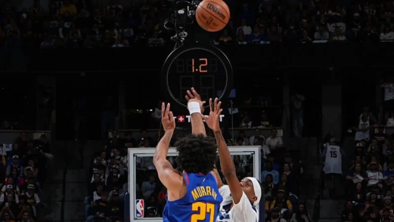 Playoffs da NBA têm noite de surpresas e séries equilibradas