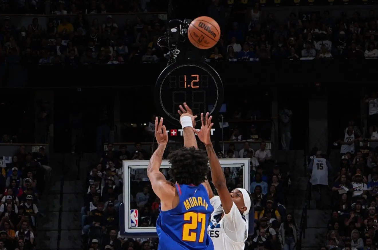 Playoffs da NBA têm noite de surpresas e séries equilibradas