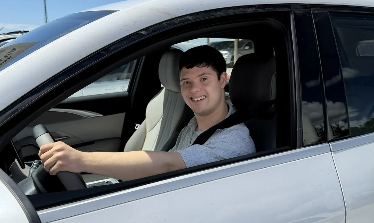 Primeiro condutor com síndrome de Down habilitado em Goiás