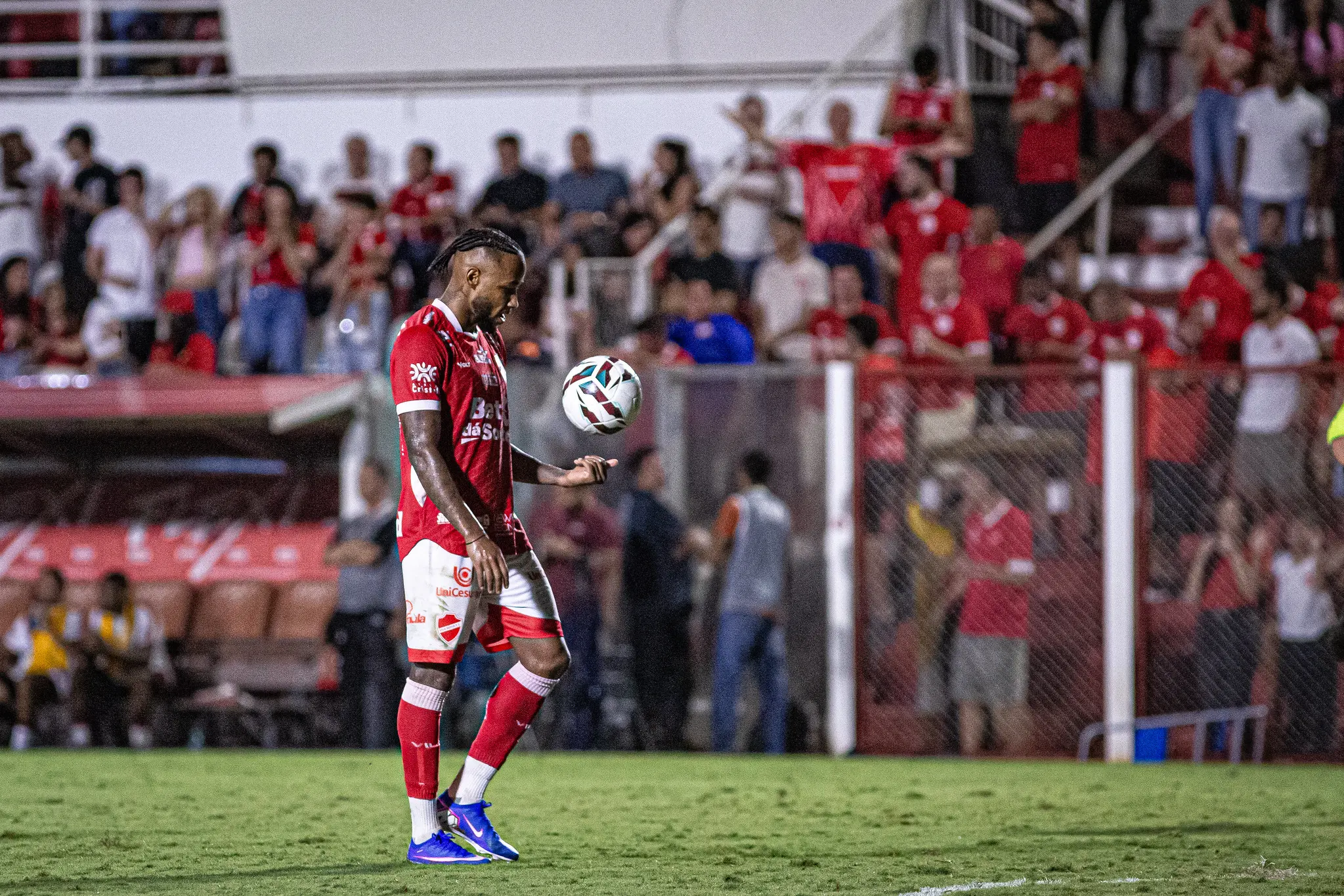Rafa Silva exalta trabalho de Guto Ferreira após vitória do Vila Nova na Série B