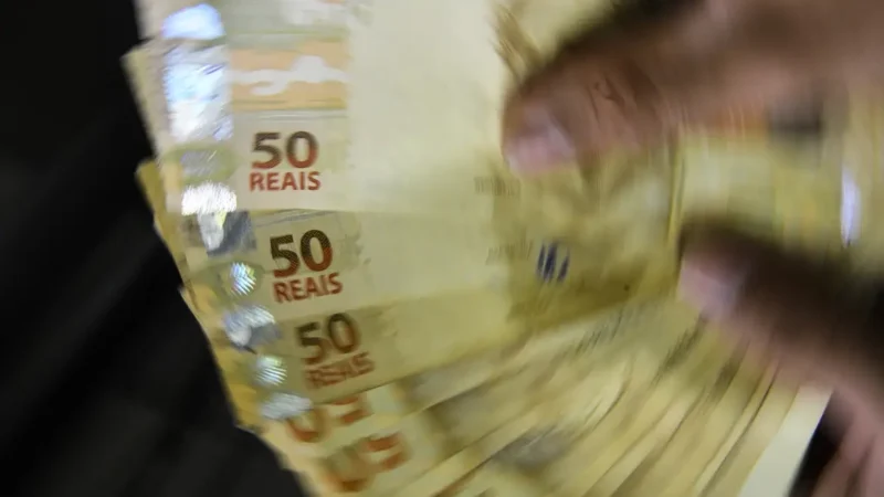 Receita Federal tem R$ 265,6 milhões em restituições retidas