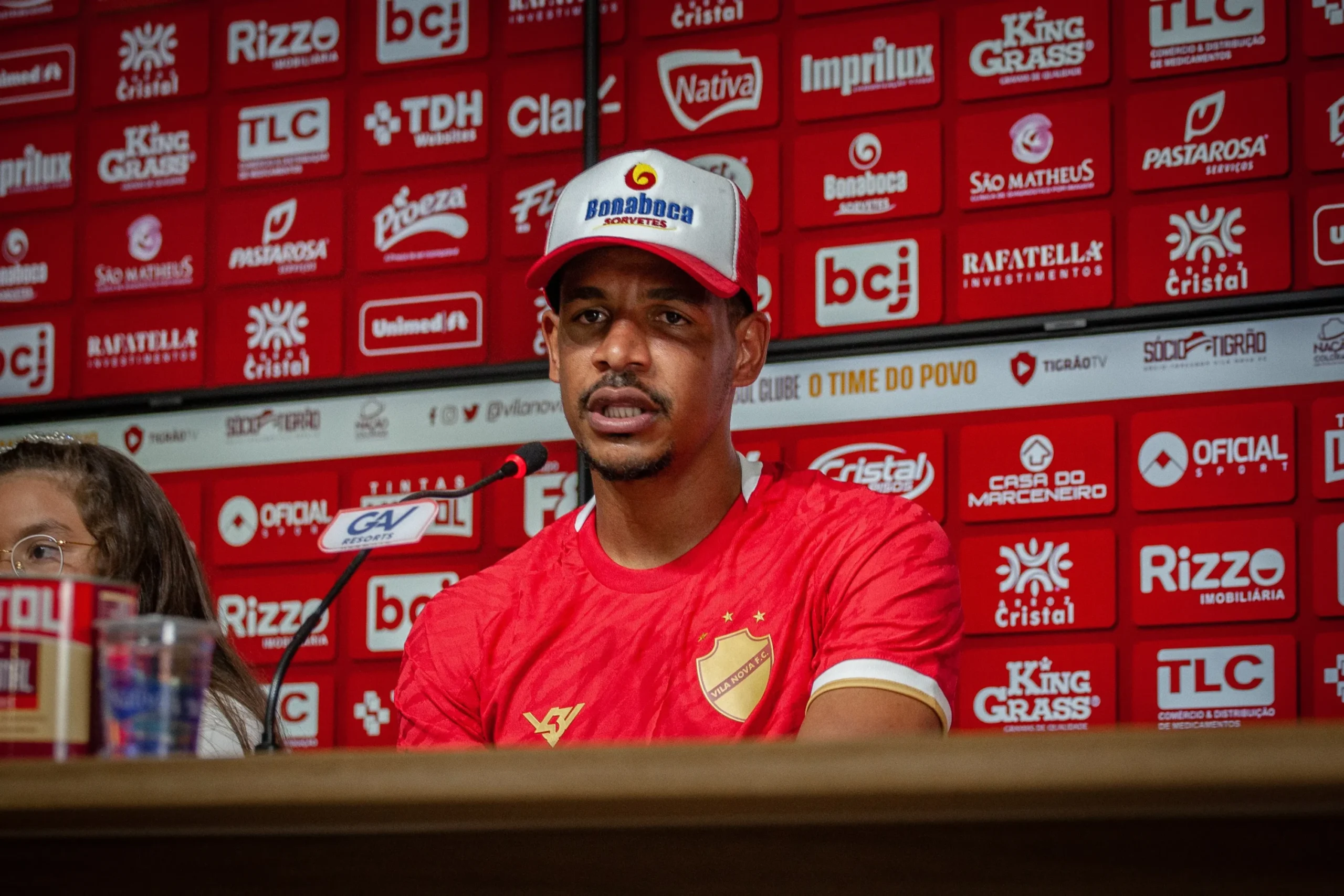 Recém-aposentado, Fernando Reges reclama de comportamento de ex-companheiros de Vila Nova: “A maioria não queria”