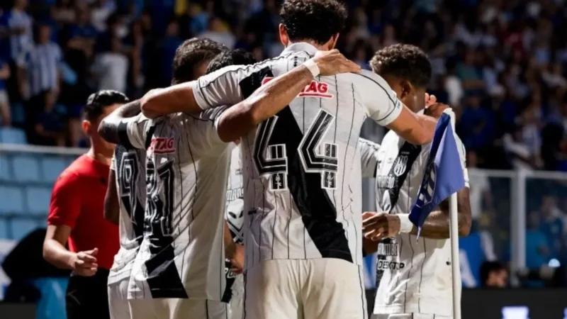 Sem receber, jogadores da Ponte Preta deixam concentração antes de duelo da Série B