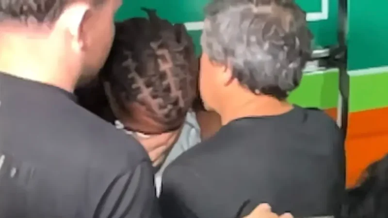 Torcedores do Vila Nova suspeitos de crime de racismo contra jogador do Operário-PR são identificados