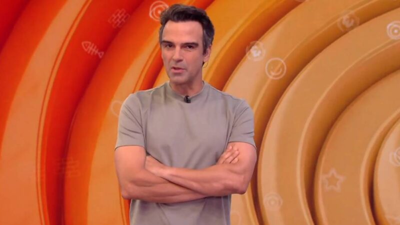 Globo toma decisão sobre Tadeu Schmidt no BBB 26