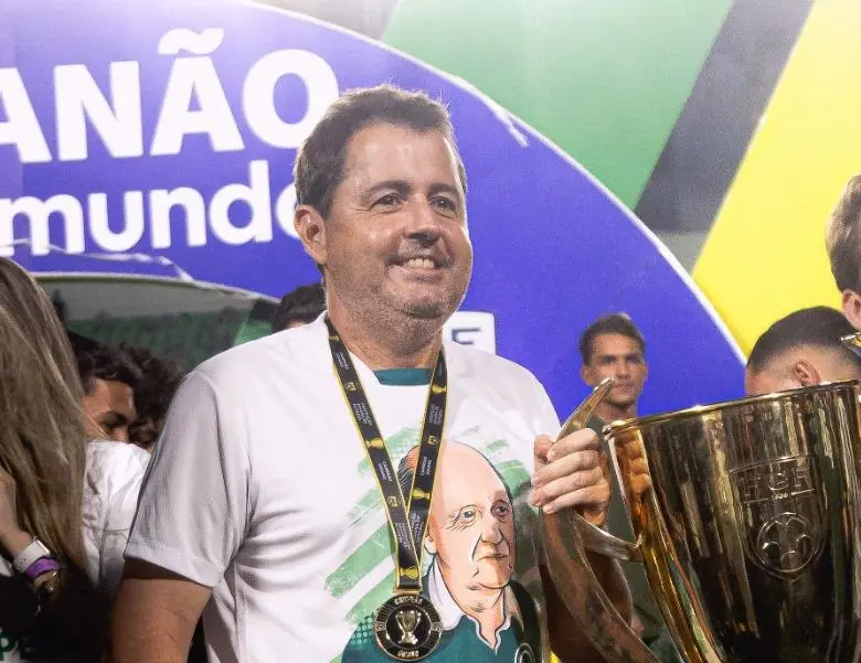 “Vai negociar com a gente, vem com muito dinheiro”, diz Paulo Rogério Pinheiro