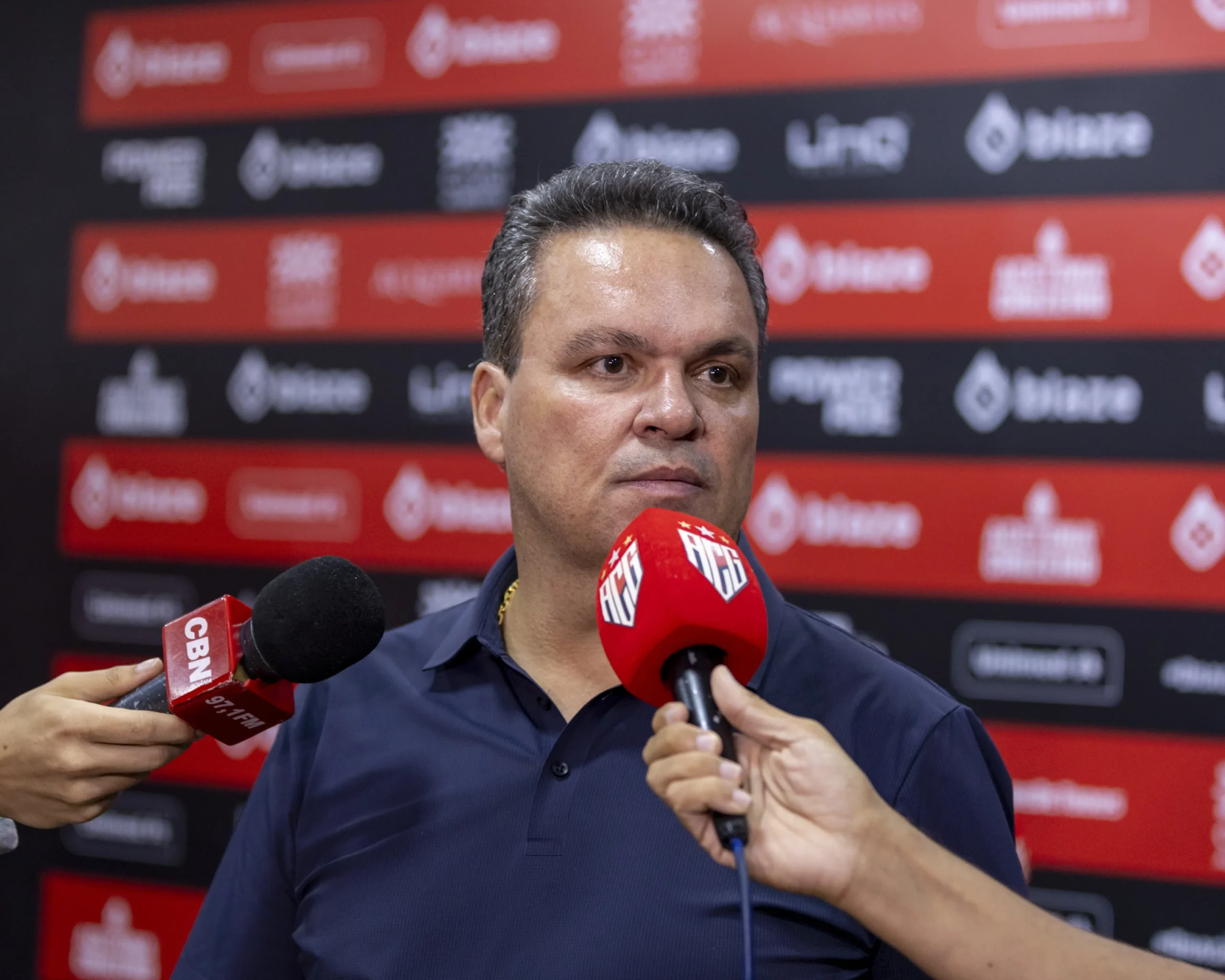 “Vamos recuperar o Atlético e vamos calar a boca desses filhos…”, diz Adson Batista sobre críticas ao momento do Atlético