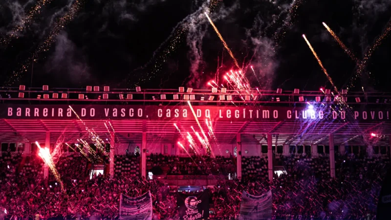 Vasco é absolvido pelo STJD por interrupção do VAR, mas é multado por sinalizadores