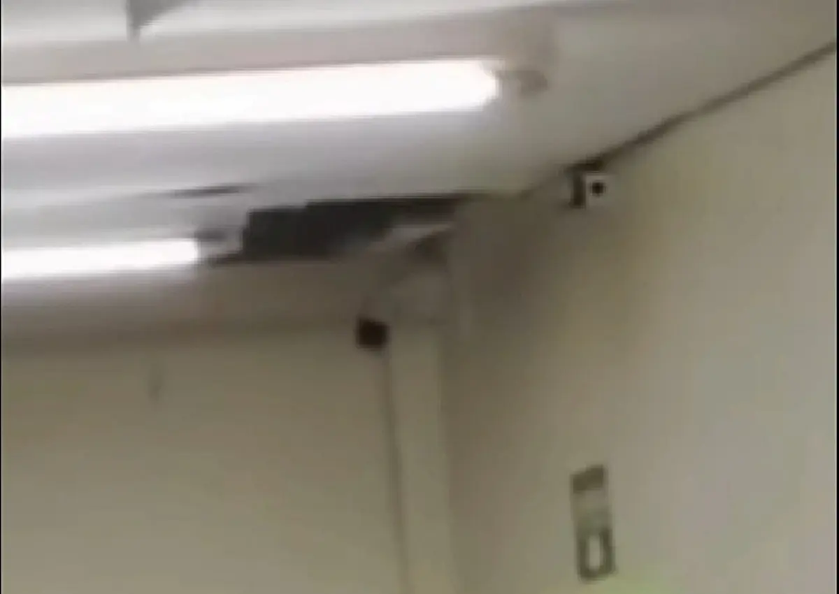 Vazamento em tubulação causa queda de teto na Santa Casa de Goiânia