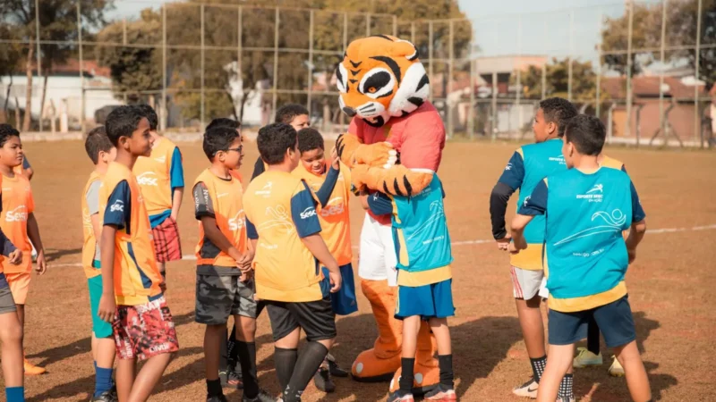 Vila Nova firma parceria com Sesc e Senac para projeto na base