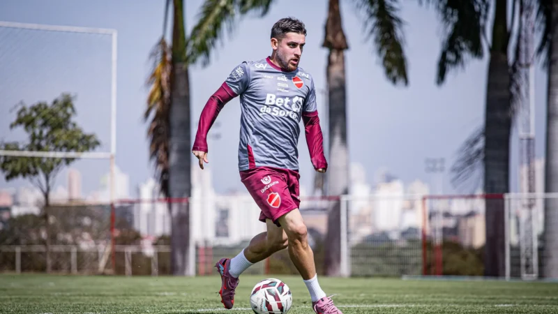 Vila Nova terá mudança no meio de campo para duelo contra o Ceará; atacante está recuperado