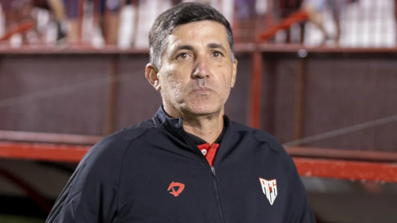 Vila Nova x Atlético: Quem chega mais pressionado no clássico? Técnico do Dragão responde