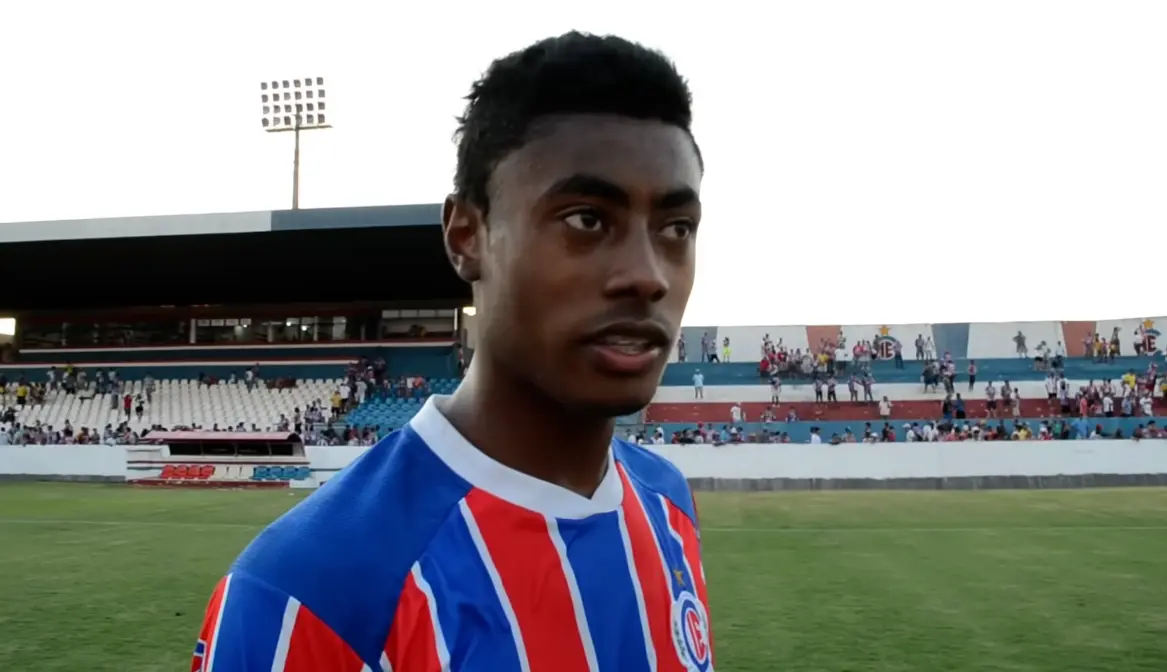 Você sabia? Hoje no Flamengo, atacante Bruno Henrique jogou no Itumbiara; confira entrevista da época