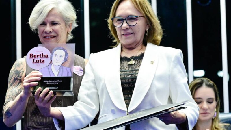 A homenagem do Senado à primeira mulher brasileira a se alistar para votar
