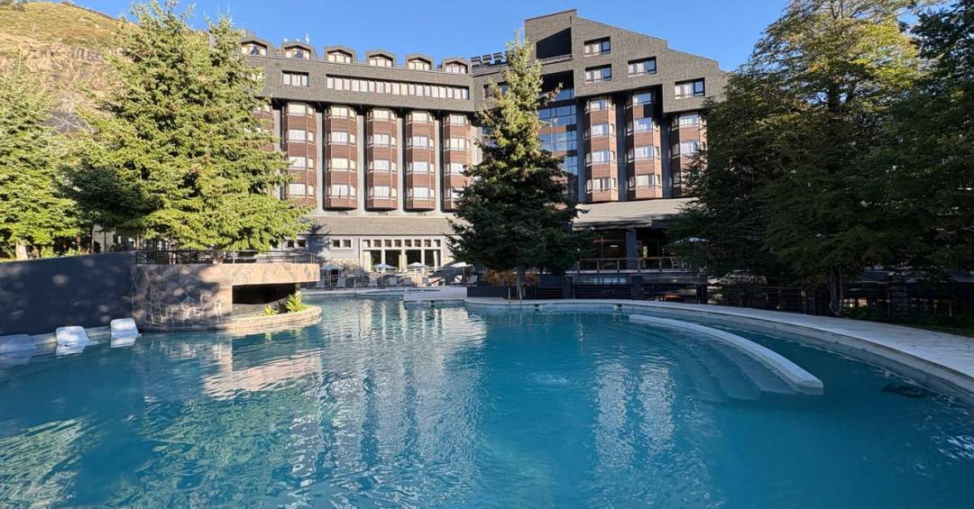 Como é se hospedar no melhor hotel de montanha do Chile