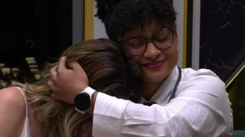 Tadeu Schmidt faz discurso digno de campeã para Milena no BBB 26
