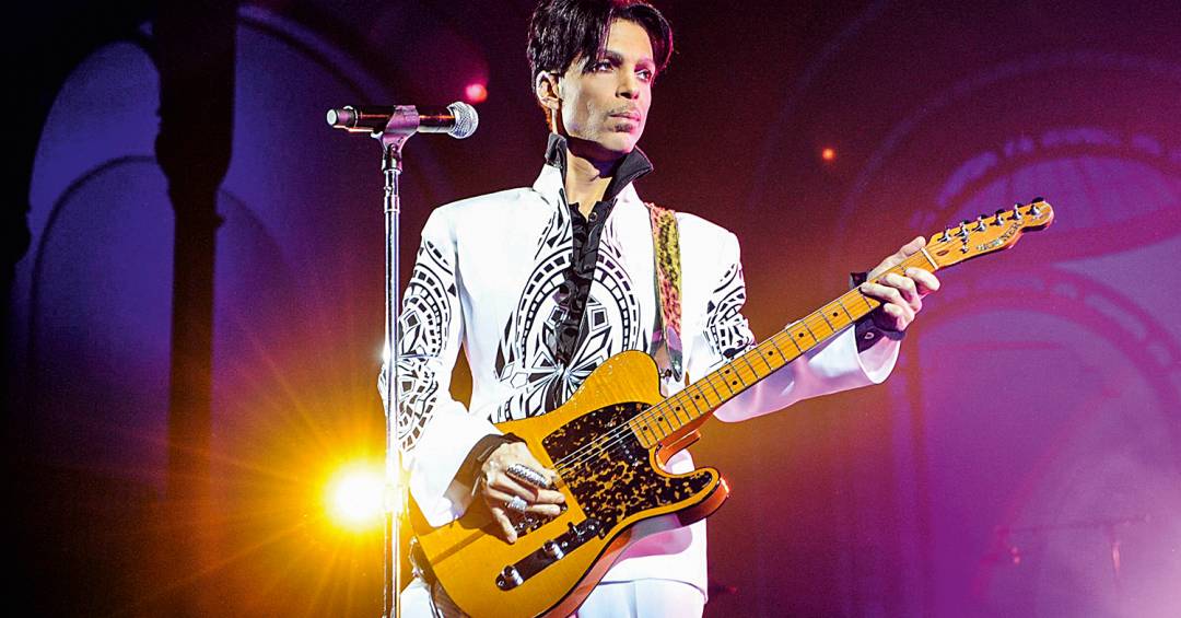 10 anos sem Prince: como o cantor desafiou as convenções do que é ser um astro pop