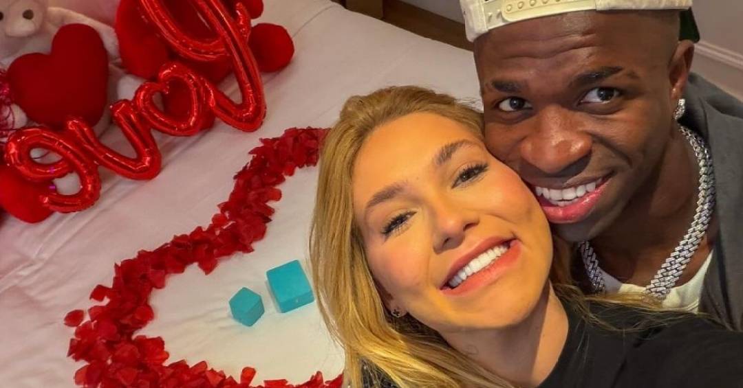 Em meio a rumores de crise, Vini Jr. comenta em post de Virginia