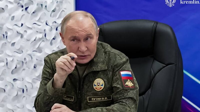 Putin passa maior parte de seu tempo em bunkers por medo de assassinato, diz jornal