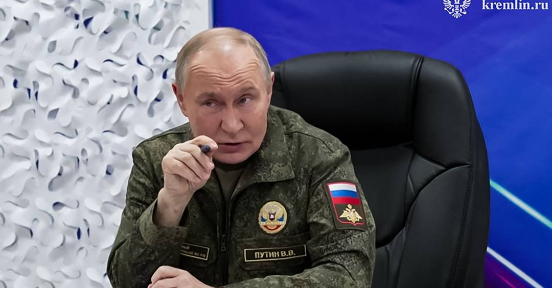 Putin passa maior parte de seu tempo em bunkers por medo de assassinato, diz jornal