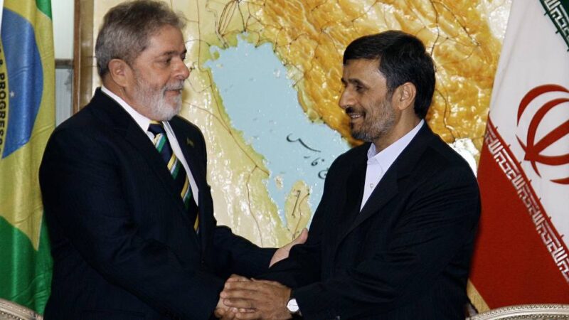 Lula ofereceu ajuda a Trump para negociar com Irã e pediu fim do bloqueio a Cuba