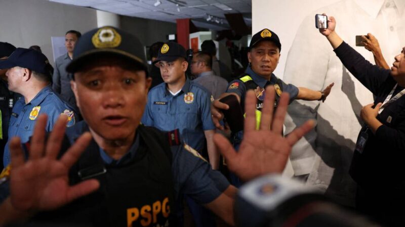 Vídeo: Senado das Filipinas tem tiroteio e confusão em operação para prender político